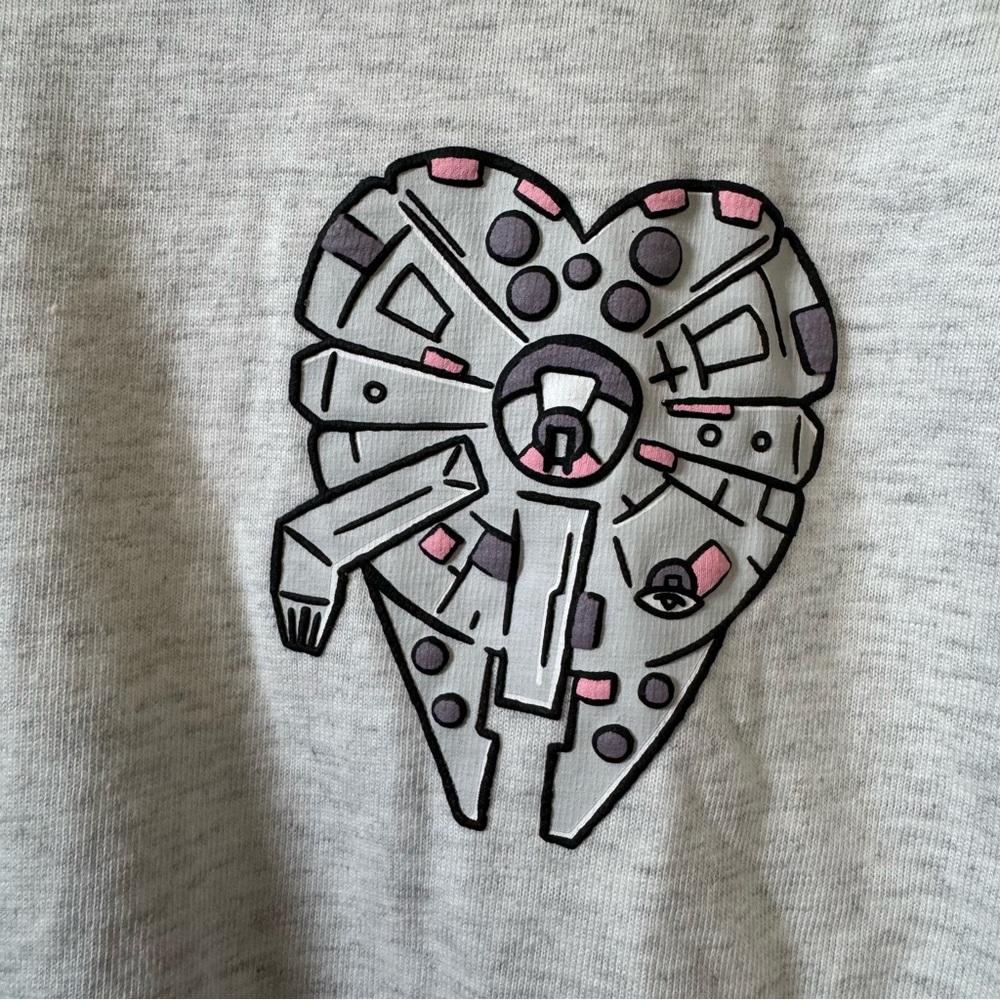 Disney Spirit Jersey Star Wars I LOVE YOU (I Know) Falcon heart long sleeve NWT - Picture 3 of 8